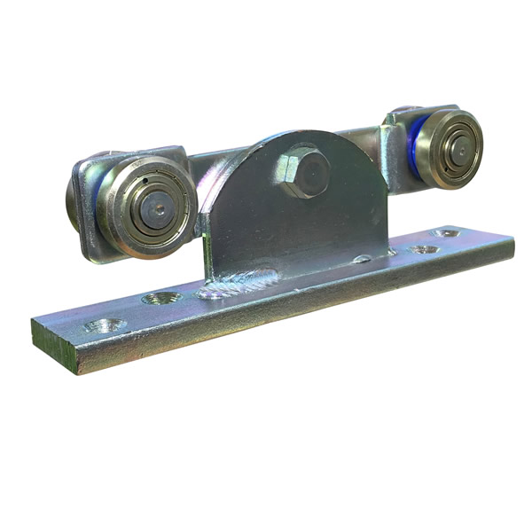 Rollapparat zweiachsig für Schiebetor, Stahl verzinkt. Mit direkt angeschweißter Flanschplatte mit Durchgangsbohrungen. Max. Schiebetorgewicht: 100 kg (bei Anwendung mit 2x Rollapparaten) Rollapparat zweiachsig für Schiebetor, Stahl verzinkt. Mit direkt angeschweißter Flanschplatte mit Durchgangsbohrungen. Max. Schiebetorgewicht: 100 kg (bei Anwendung mit 2x Rollapparaten)